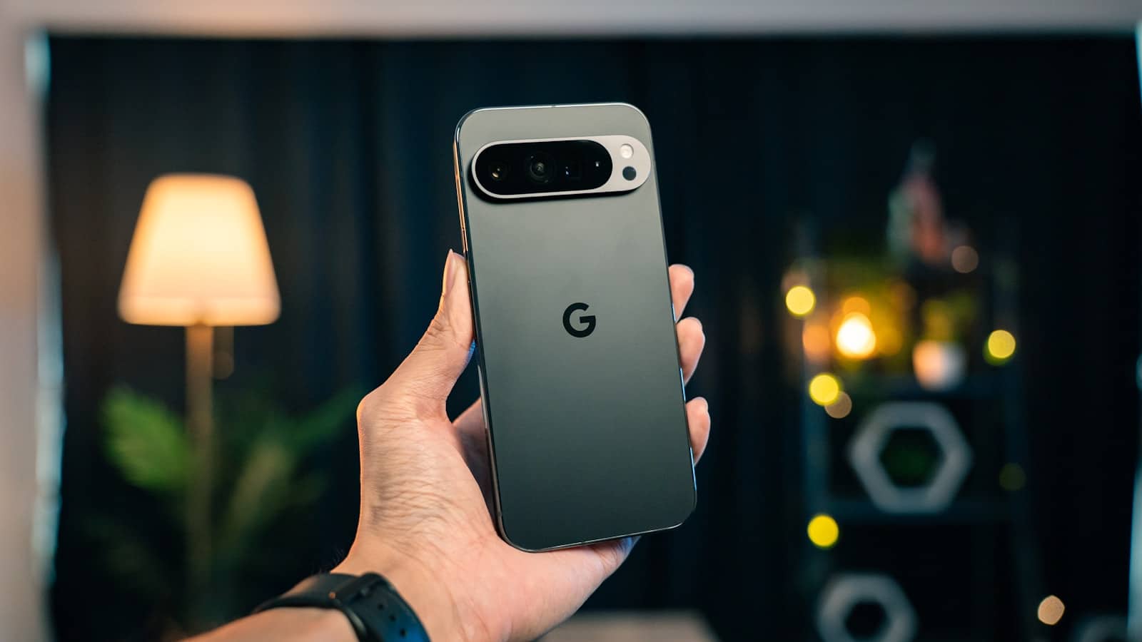 „Pixel“ telefonų savininkų kantrybė senka: kovo atnaujinimas „sugraužė“ baterijas