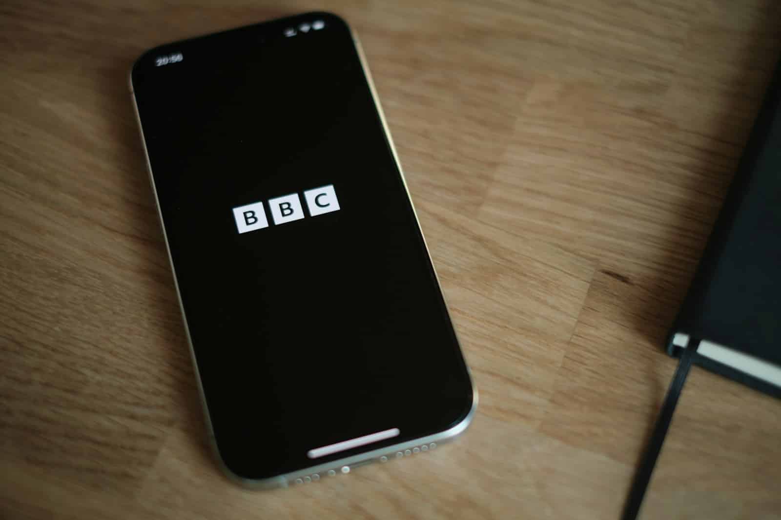Šokas žiniasklaidai: BBC planuoja atsisakyti tūkstančių darbuotojų