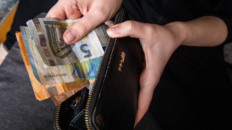 Išsigryninti ar kaupti toliau? Antros pakopos pinigus pasiims beveik kas antras lietuvis