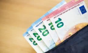 Pinigai. ELTA / Žygimantas Gedvila nuotr.