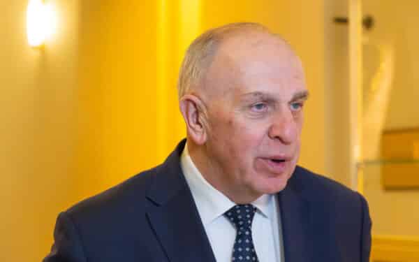 Motuzas: Lietuva nepritaria siūlymams švelninti sankcijas Rusijos energetikai