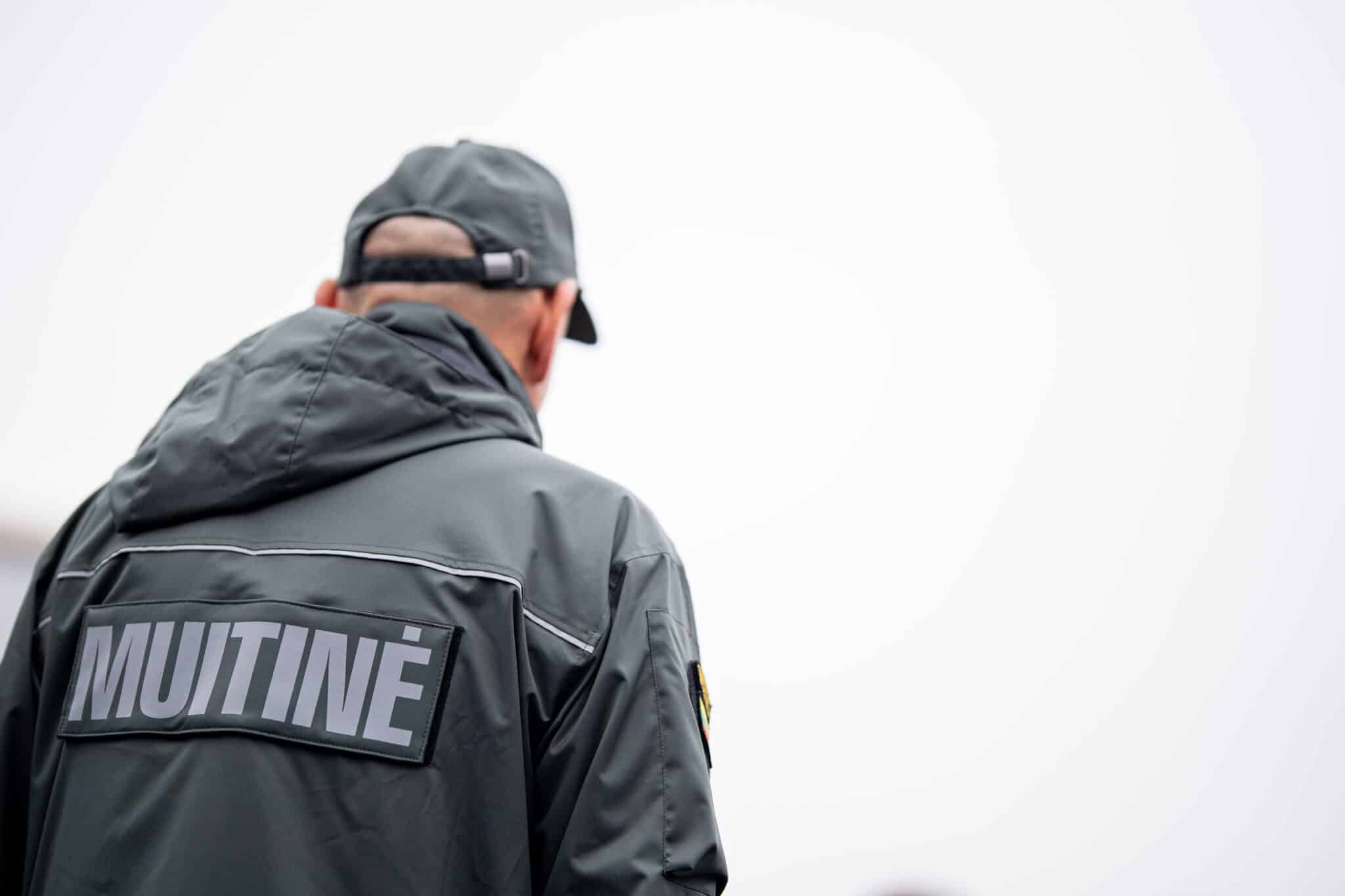 Medininkuose aptikti vilkikai su numerių keitimo mechanizmais: įtariamas sankcijų apėjimas