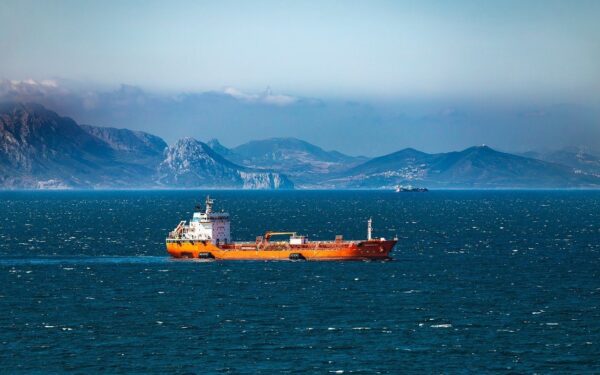 Iranui užvėrus Hormūzo sąsiaurį, Azija randa ir visiškai naujus kelius