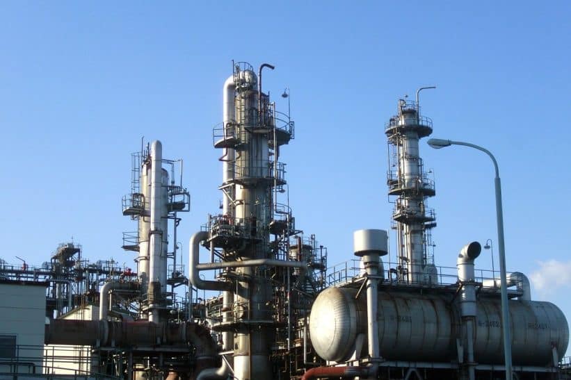 mie prefecture, oil, plant, manufacturing, pipe, nature, tank, atmospheric distillation equipment, atmospheric distillation, distillation, distiller, chimney, topper, main distillation column, yokkaichi