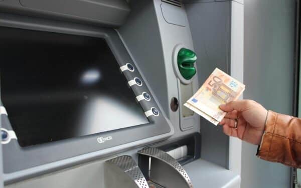 Bankas siunčia svarbią žinią: šie pasikeitimai palies daugelį, pasakė, kas keičiasi