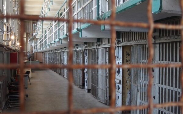 Venesueloje daugiau kaip 200 politinių kalinių pradėjo pavojingą bado streiką