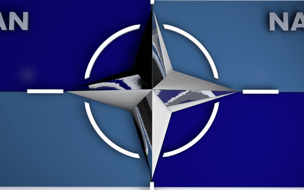 „Ukrainos saugumas yra mūsų saugumas“: NATO įsipareigoja tęsti karinę pagalbą