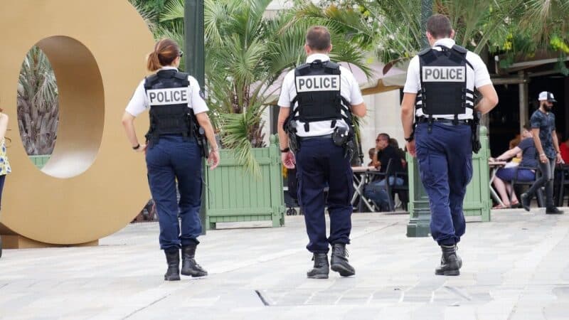Apsimetę policija įsiveržė į namus: pora neteko beveik 1 mln. dolerių vertės bitkoinų