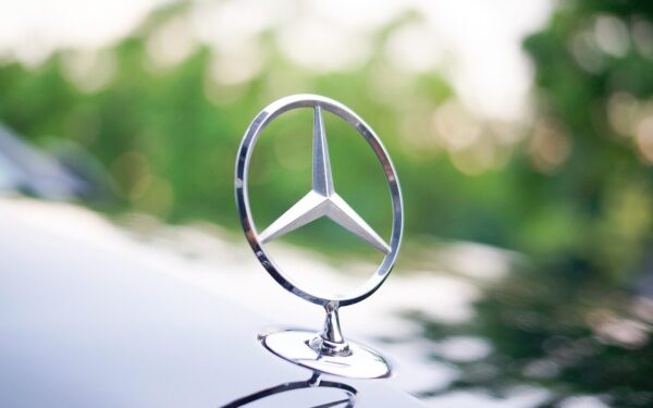 Automobilių rinka gali sulėtėti: „Mercedes“ vadovas atskleidė nerimą keliančias detales