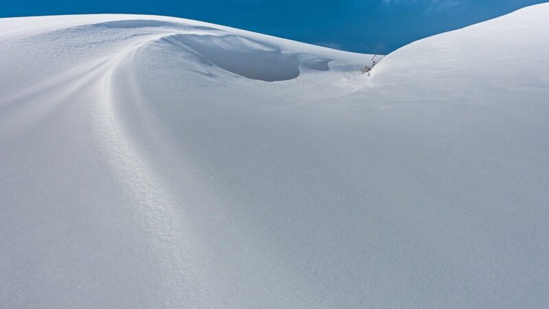 Ar tai žiemos sporto pabaigos pradžia? Be dirbtinio sniego Alpės gali likti tuščios