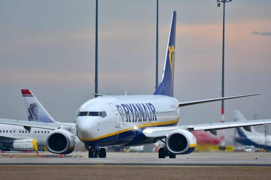 flight, boeing, airport, flying, travel, ryanair, jet, fly, airline, transport, passengers, ryanair, ryanair, ryanair, ryanair, ryanair