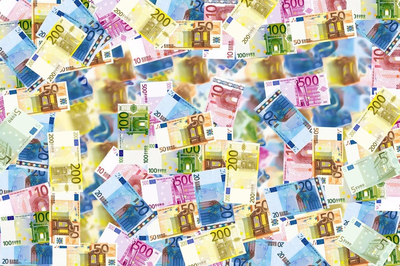 Gynybos obligacijos traukia dėmesį: per dvi savaites itin reikšmingos investicijos