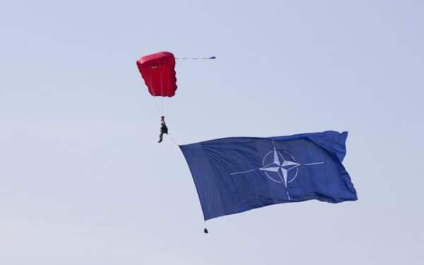 Ar Čekija rizikuoja supykdyti Trumpą? Mažina gynybos biudžetą ir meta iššūkį NATO