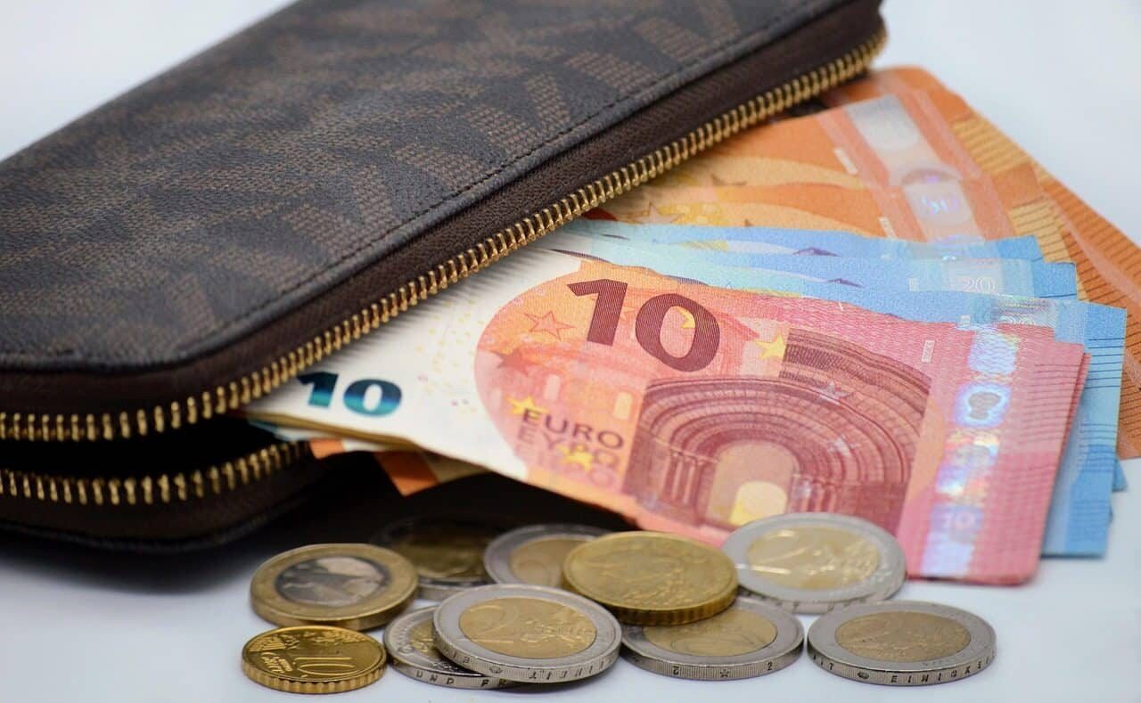 Artėja pensijų didinimas: aiškėja, kiek daugiau pinigų gaus kiekvienas pensininkas