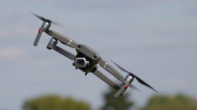 Pigių dronų startuoliai stumia brangias ginklų sistemas iš mūšio lauko