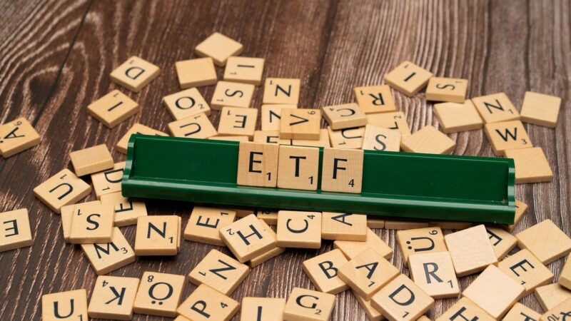 Didžiuliai pokyčiai: ETF įplaukos sumažėjo, rinkoje stiprėja neapibrėžtumas