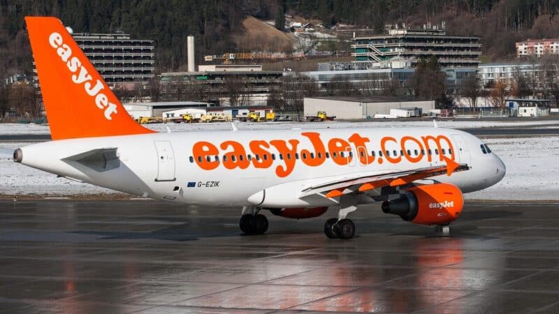 „EasyJet” perspėjimas: kuro kaina didina nuostolius, o klientai delsia pirkti bilietus
