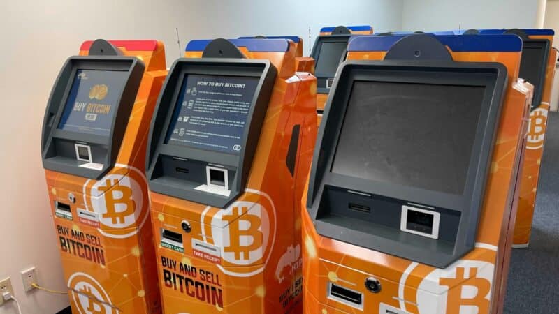 Kriptovaliutų bankomatų operatoriams sunkus laikotarpis, spaudimas auga iš kelių pusių