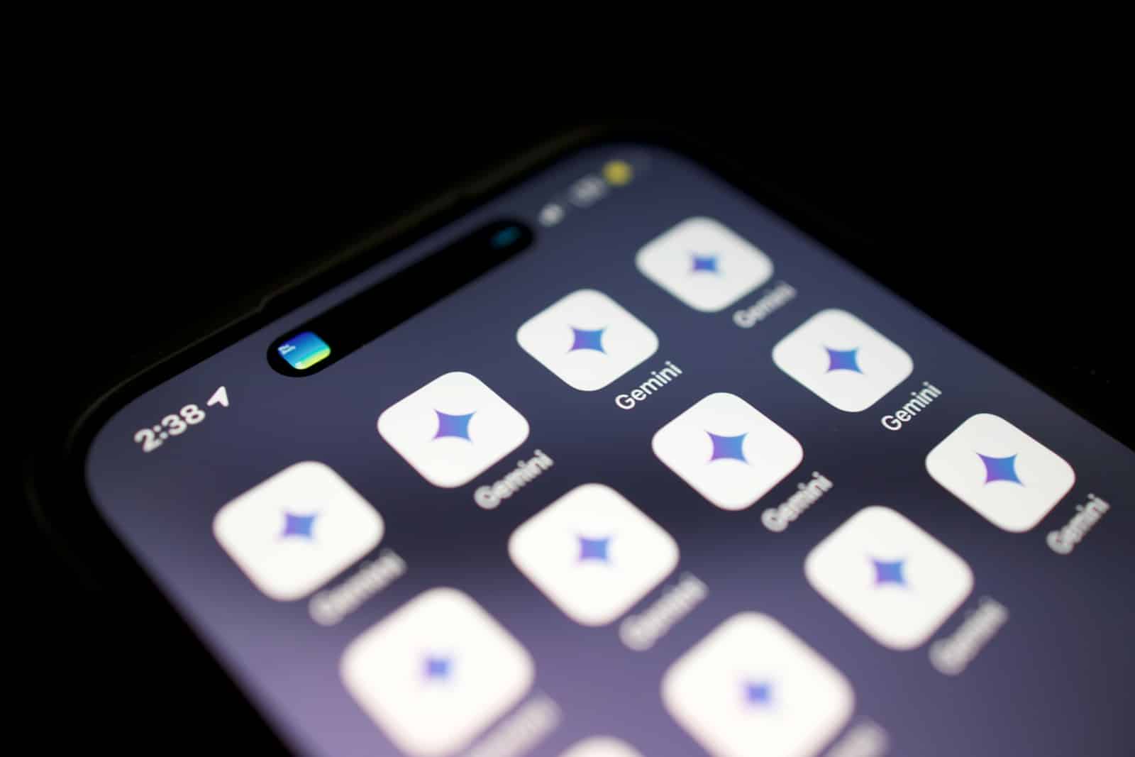 „Google” žada iki 40 proc. greitesnes išmaniųjų namų komandas su „Gemini” atnaujinimais