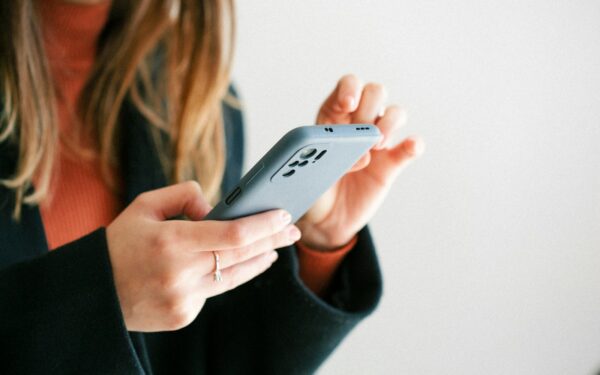 Nenustebkite, jei gausite didesnę sąskaitą: mobiliojo ryšio tiekėjas įveda naują mokestį