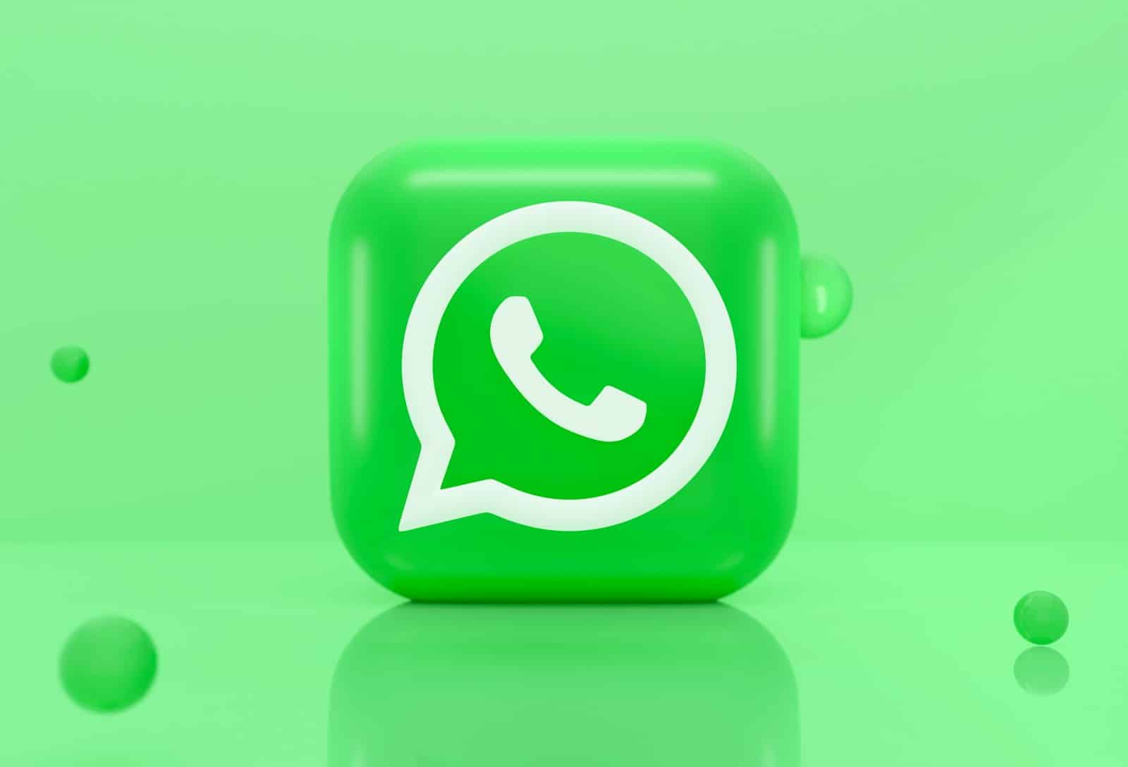 „Garmin“ lūžis: laikrodžiuose debiutuoja pilnavertė „WhatsApp“ programėlė