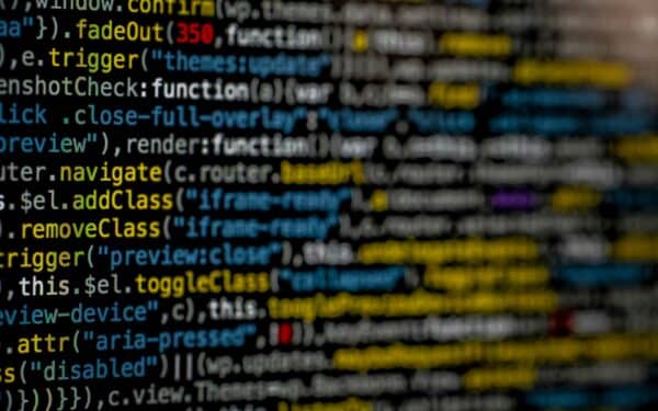 Iraną purto kibernetinė ataka: po Izraelio smūgių – chaosą keliantys trikdžiai