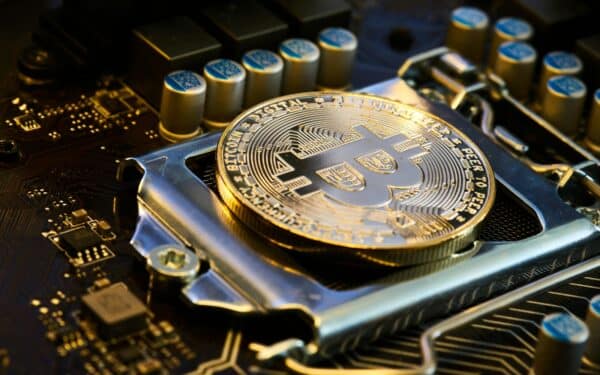 Bitkoinų kasėjų rekordas: per ketvirtį pardavė daugiau BTC nei per visus metus