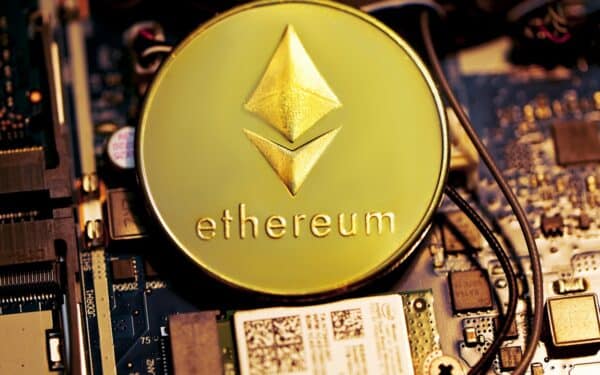 ETH krenta, o Buterinas parduoda: 40 mln. eurų vertės sandoris sukėlė klausimų