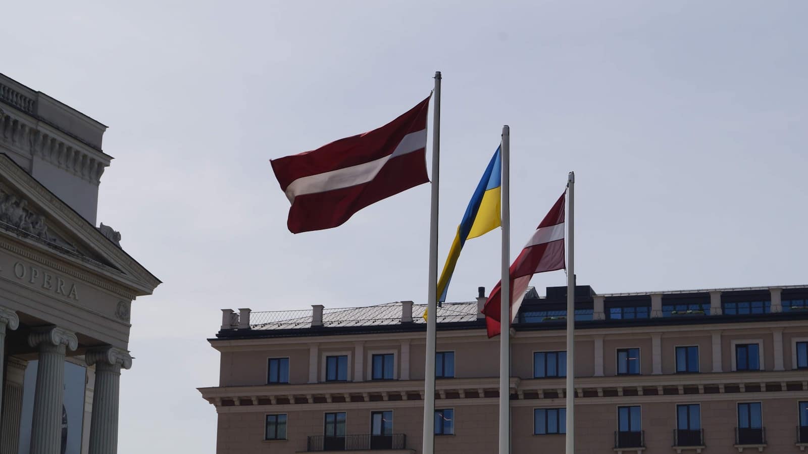 Ar ginklai vėluos? Latvijos gynybos ministerija teigia negavusi tokios informacijos