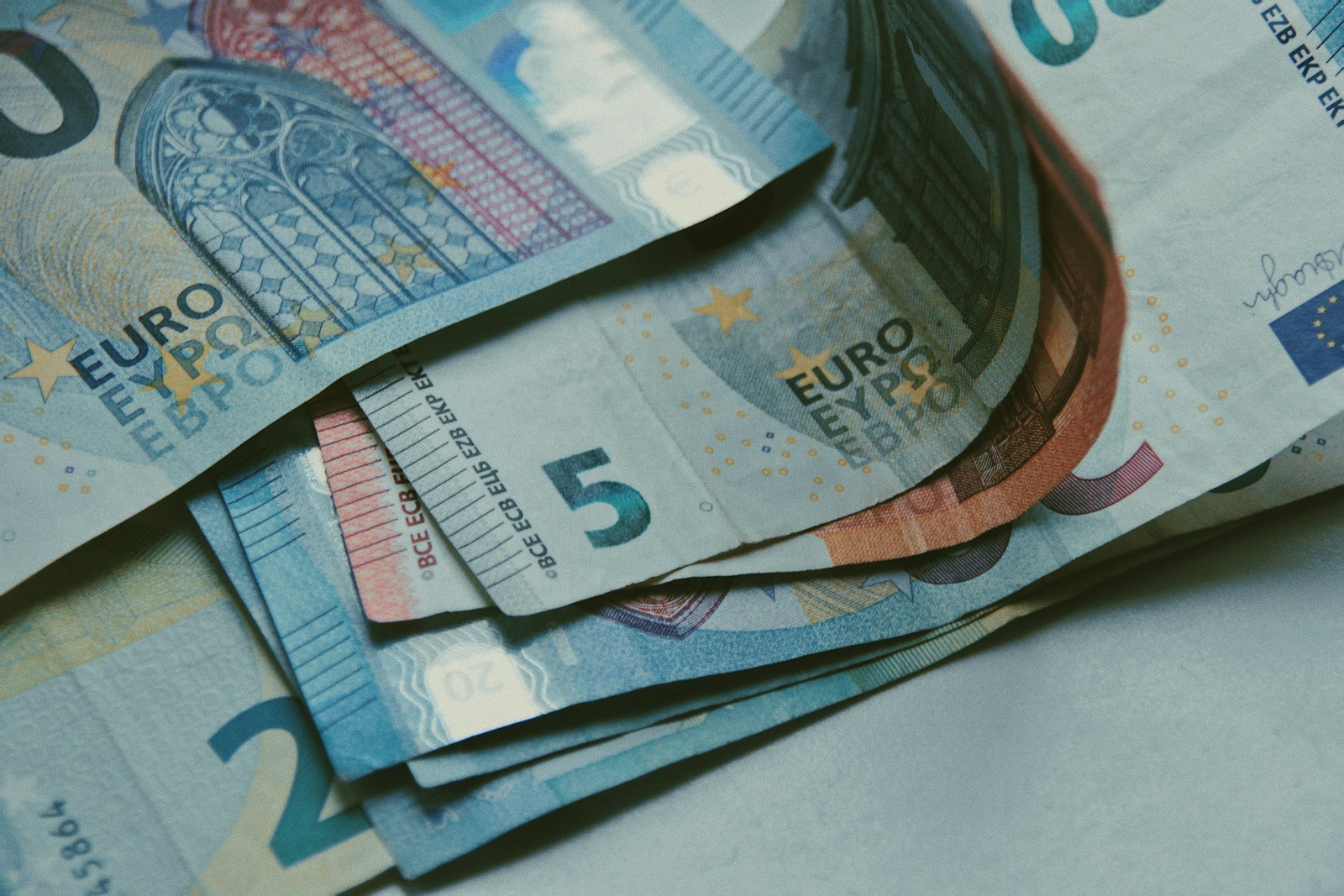 Netikėtas karo Irane efektas: Rusija iš krizės kraunasi milijardinius pelnus