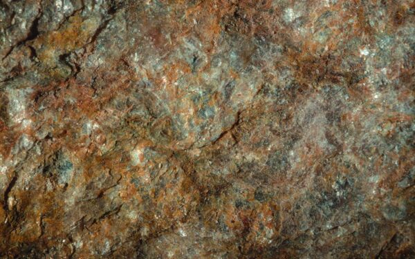 Kinijos investicijos ir pasaulinė energetikos transformacija kaitina vario rinką