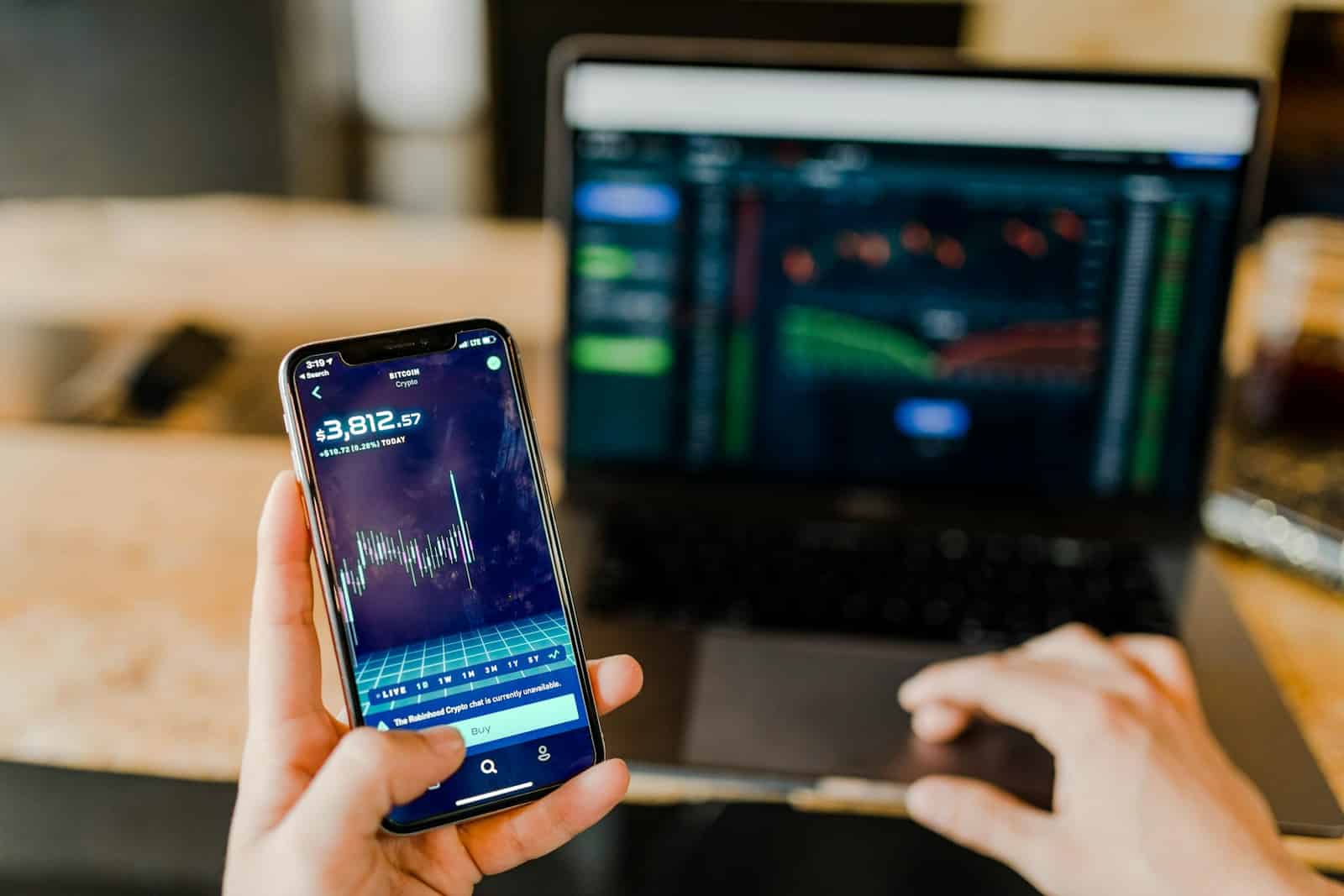 Britų finansų įmonės viliojamos į Lietuvą: atskleista, kas slypi už šio plano