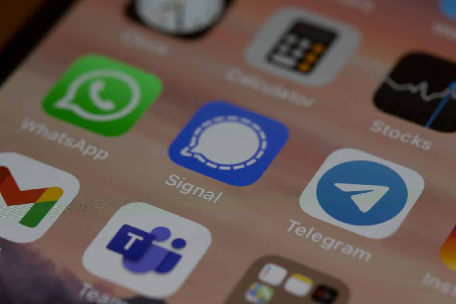 Chaosas fronte, kareiviai panikoje: be „Starlink“ ir „Telegram“ likę rusai stringa