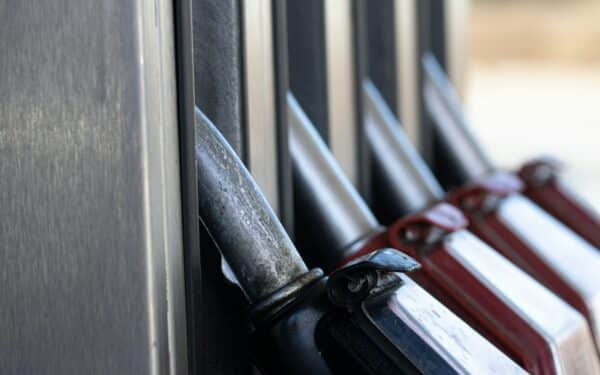 Kur Lietuvoje pigiausia pilti kurą? LEA įvardijo žemiausias dyzelino ir benzino kainas