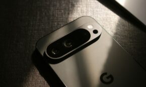 „Google Pixel 10 Pro“. Unsplash nuotr.