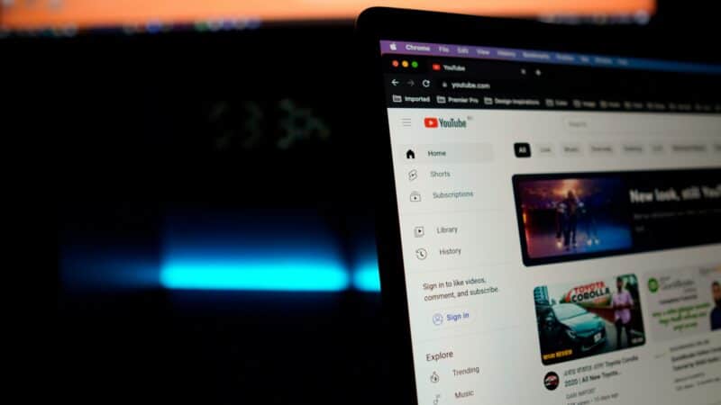 „YouTube“ žiūrovai pasipiktinę: vaizdo įrašai stringa, kas nutiko platformai?