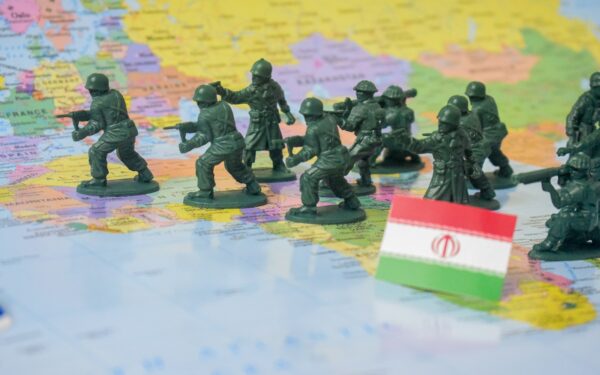 Skaičiai keliantys abejonių: Iranas teigia, kad 26 mln. žmonių pasirinko savanorišką karinę tarnybą