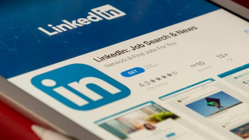 „LinkedIn“ įkūrėjas ragina technologijų lyderius pasmerkti Trumpą