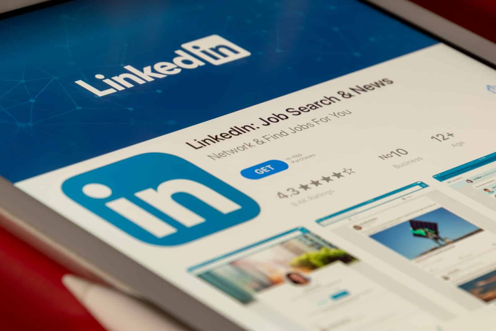 „LinkedIn“ įkūrėjas ragina technologijų lyderius pasmerkti Trumpą