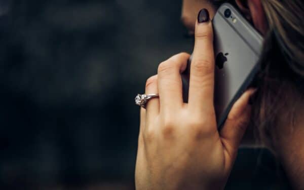 Finansinė pinklė telefonu: apsimetę mokesčių inspektoriais iš gyventojų išviliojo 29 tūkst. eurų
