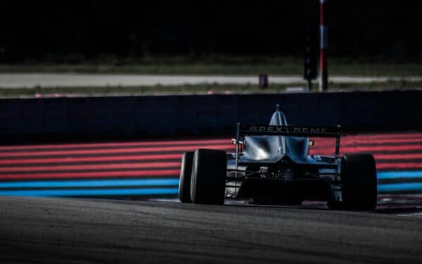 Konfliktas regione jaučiamas ir sporte: atšaukti du svarbūs „Formulės 1“ etapai