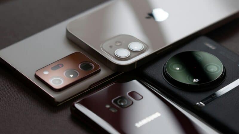 Suomijos mokyklų direktoriai: uždraudus išmaniuosius telefonus gyvenimas iš esmės pasikeitė