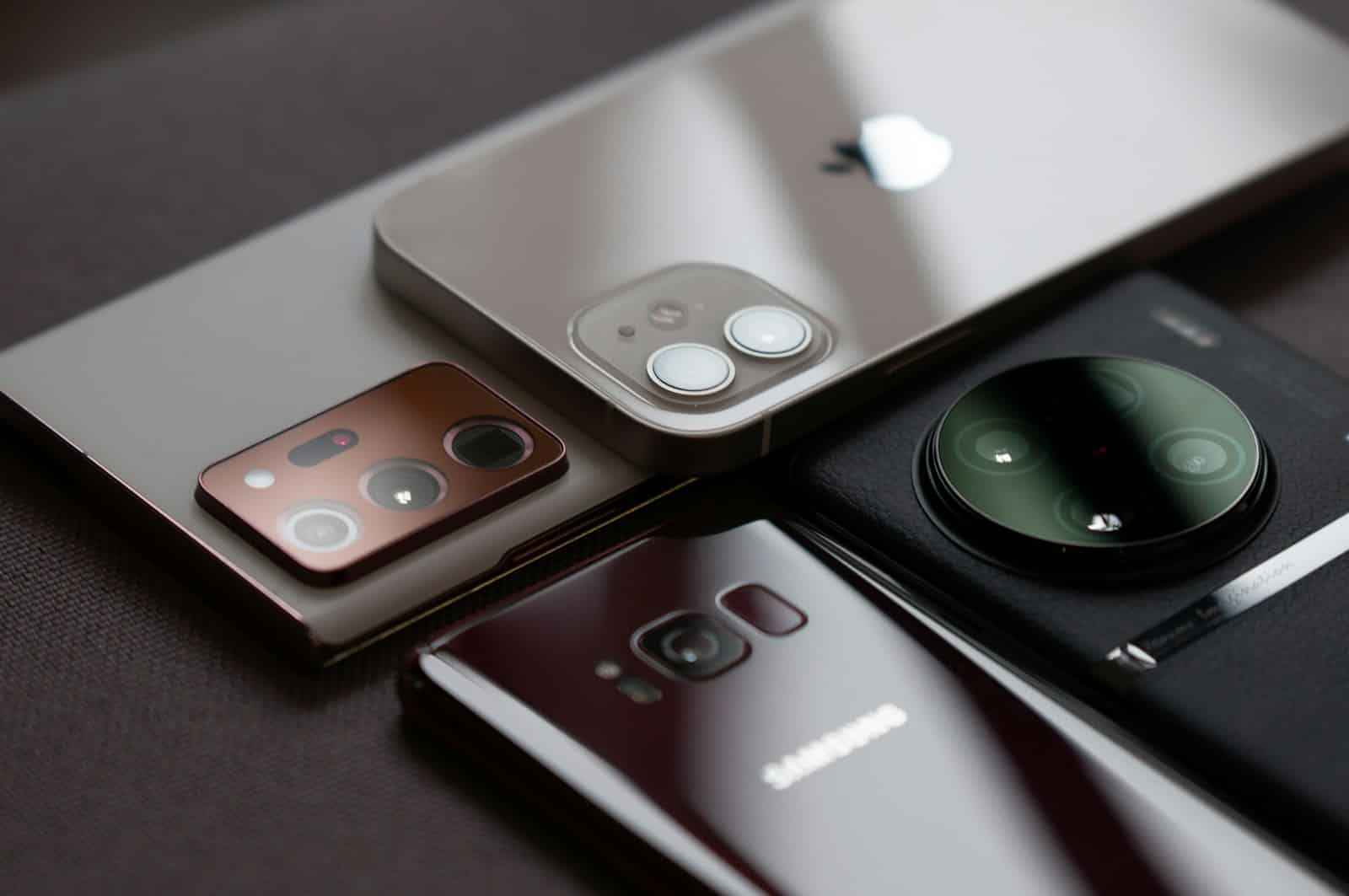 Suomijos mokyklų direktoriai: uždraudus išmaniuosius telefonus gyvenimas iš esmės pasikeitė