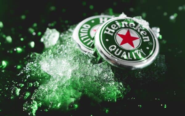Alaus milžinė veržiasi diržus: tūkstančiai „Heineken“ darbuotojų neteks darbo