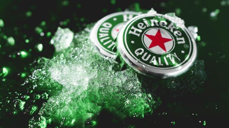 Alaus milžinė veržiasi diržus: tūkstančiai „Heineken“ darbuotojų neteks darbo