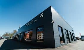 Tesla. Unsplash nuotr.