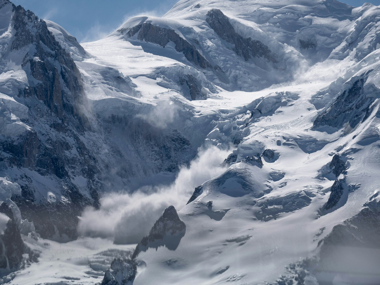 Siera Nevadoje pražūtinga lavina: žuvo mažiausiai aštuoni žmonės