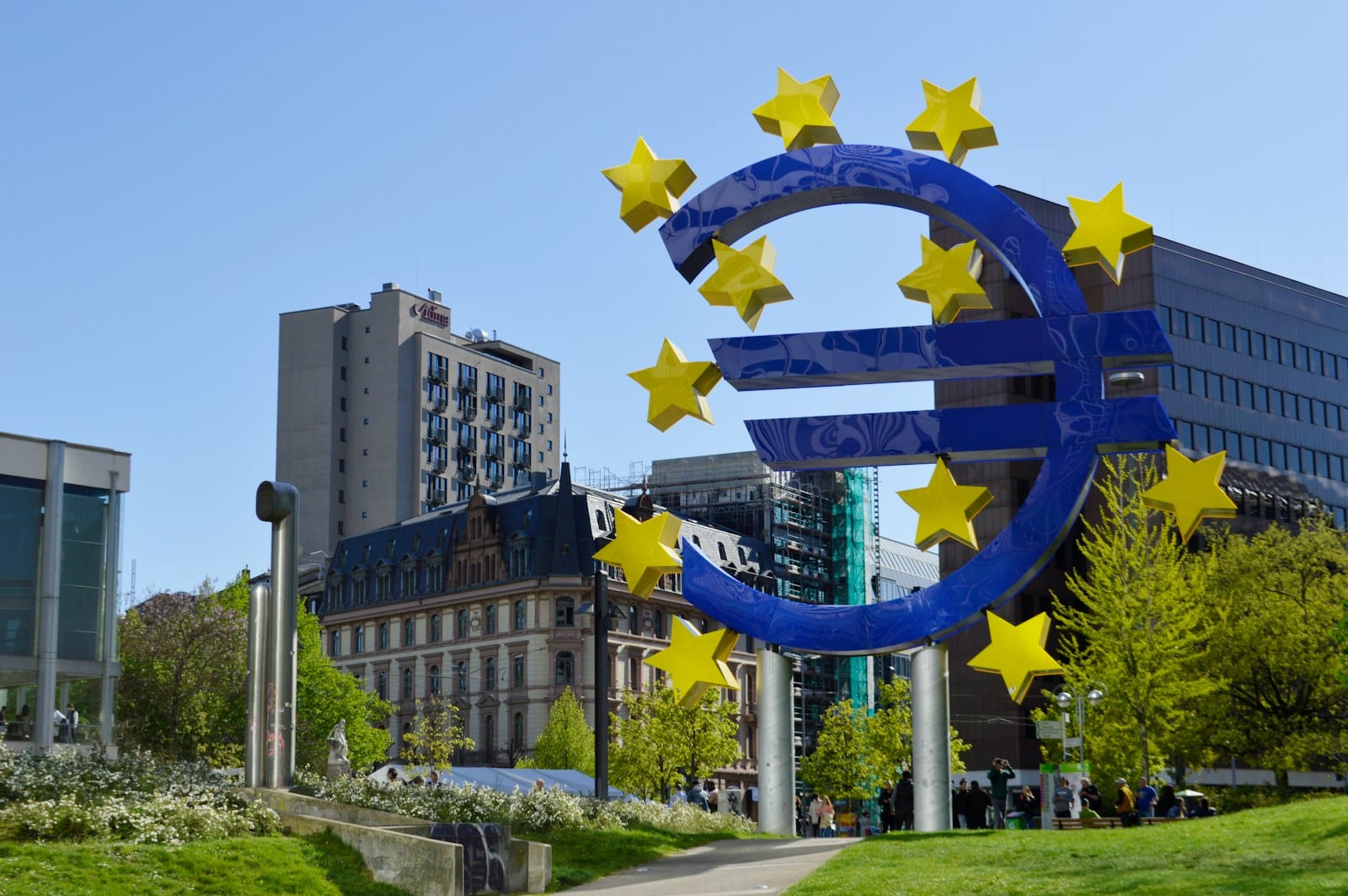 ES tokenizuotų vertybinių popierių platforma pritraukė pirmąjį reguliuojamą banką