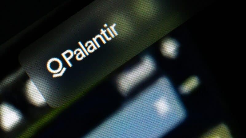 Konfliktas Artimuosiuose Rytuose veikia rinkas: „Palantir“ akcijos šoktelėjo 15%