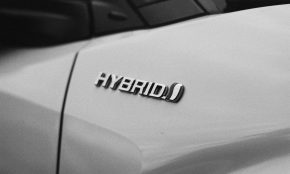 Hibridinis automobilis. Unsplash nuotr.